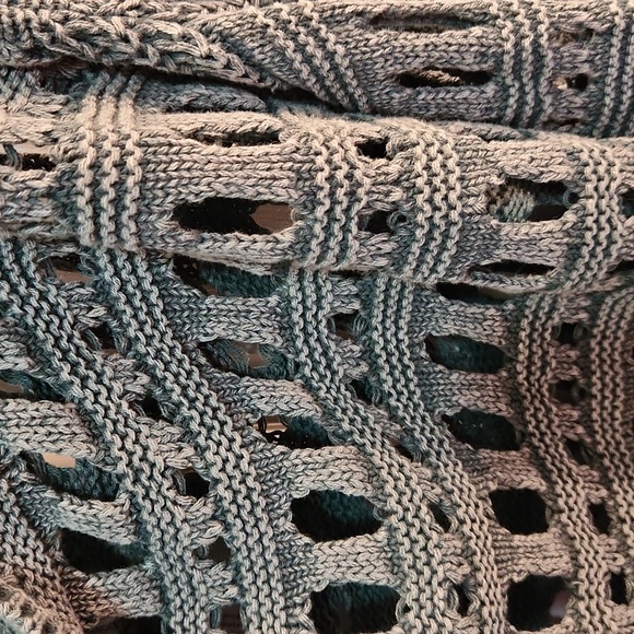 Buckle Gray Knit Sweater - Picture 4 of 4